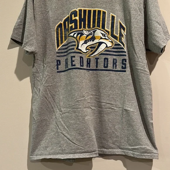 Nashville Predators Preds NHL T-Shirt - Picture 3 of 8
